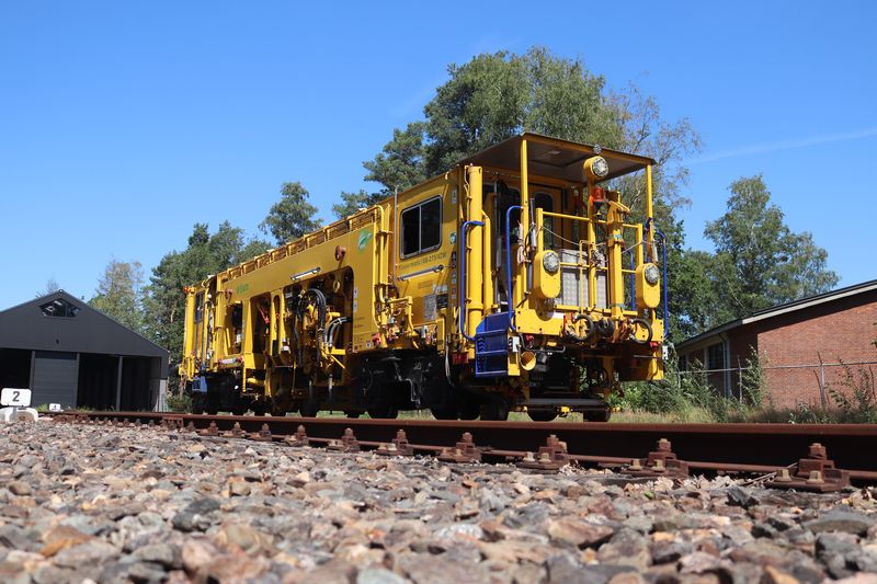 BAM Stopmachine met het fabrieksnummer 1214 en het UIC-nummer 99 84 942 8 702-7.